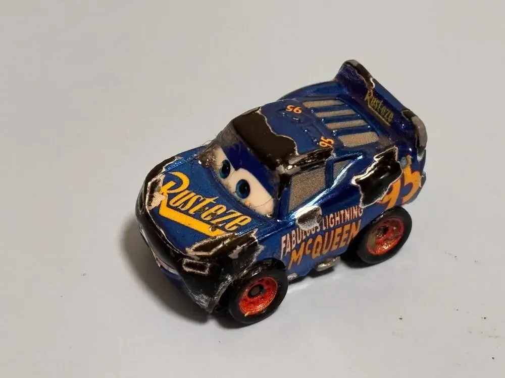 Disney Pixar Cars Mini Derby Racers Series 5 Rust-Eze Lighting McQueen Die-Cast